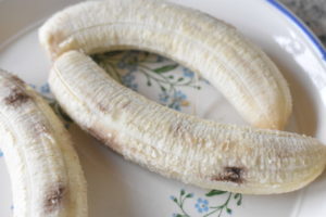 Bananboller - grove med chokolade - nem opskrift