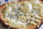 Hvidløgsbrød med ost - nem opskrift