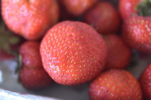 Makronkage - kage med jordbær og makroner