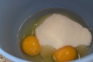Clafoutis med jordbær på ½ time - nem opskrift