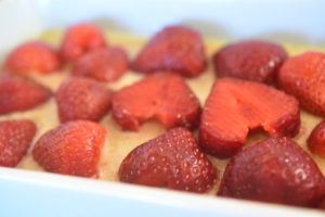 DSC_2161 • nogetiovnen.dk Clafoutis opskrift med jordbær - jordbærkage