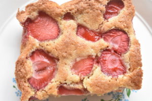 Makronkage - kage med jordbær og makroner