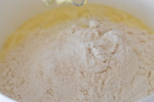 Rabarberkage med kokos i bradepande - nem opskrift