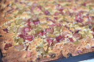 Rabarberkage i bradepande - nem rabarber kage 