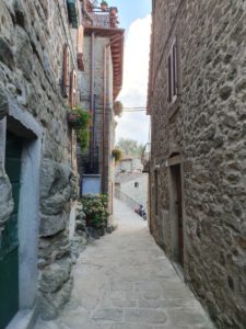 Quota -  den smukke bjerglandsby i Toscana