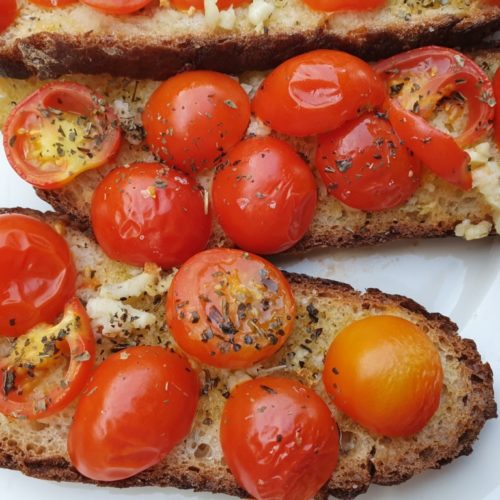 Bruschetta med tomat og hvidløg - nem snackopskrift