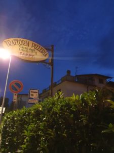 Pizza - på italiensk manér. På pizzaria i Bibbiena