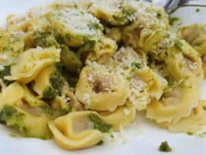 Pesto tortellini