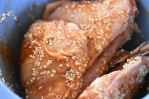 Kyllingelår med sesam i ovn, grill el. airfryer