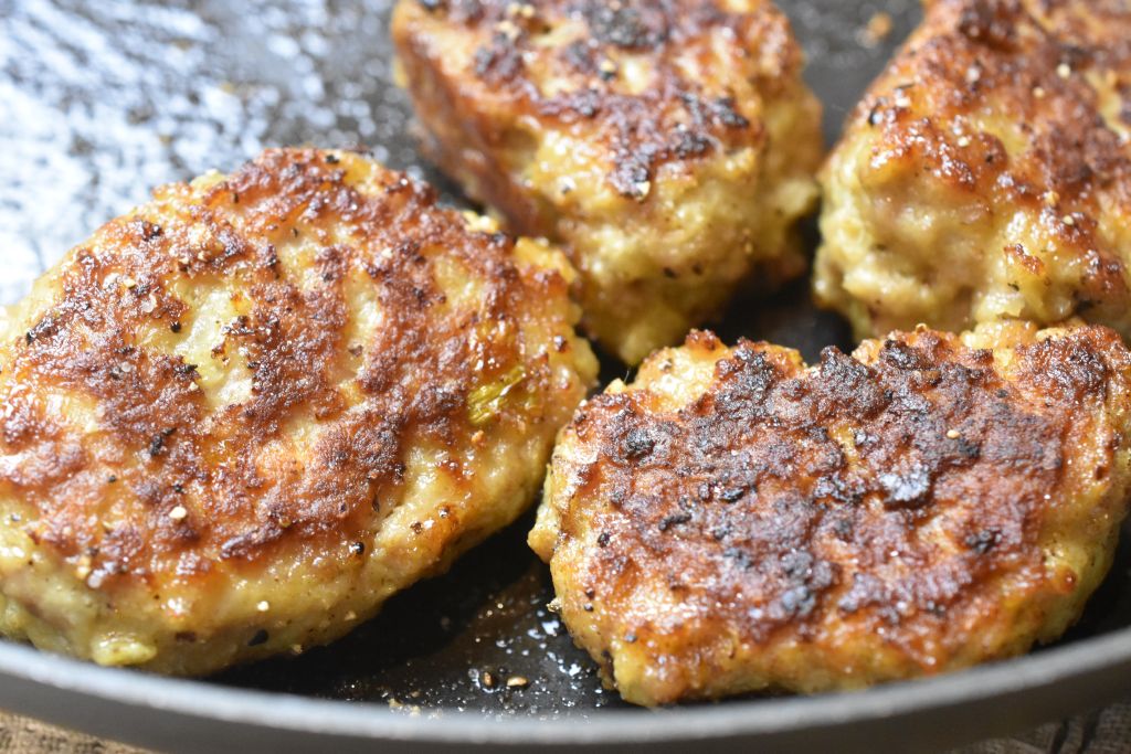 Frikadeller opskrift - god frikadellefars
