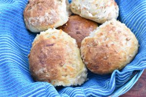 DSC_2354 • nogetiovnen.dk Gulerodsboller med havregryn - grove boller med gulerødder