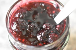 DSC_2399 • nogetiovnen.dk Brombærkage med kokosmarengs - nem kage med brombær