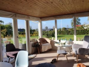 En blogger lykkelig hilsen til dig fra sommerhuset