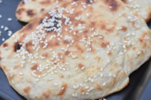 DSC_0300 • nogetiovnen.dk Pandebrød med hvidløg – naanbrød uden gær