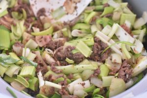 Langtidssimret kødsovs i slow cooker - opskrift 