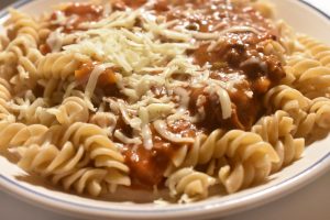 Langtidssimret kødsovs i slow cooker - opskrift 