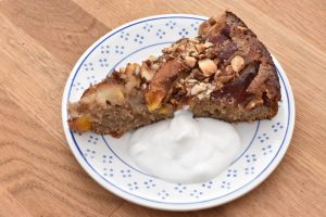 Æblekage - opskrift på kage med æble & kanel