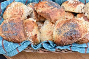 Boller med kærnemælk & havregryn - grovboller