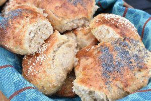 Boller med kærnemælk & havregryn - grovboller