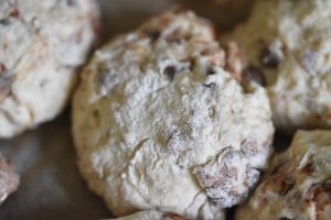 Chokoladeboller med banan og mandler opskrift