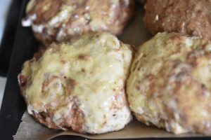 Chokoladeboller med banan og mandler opskrift