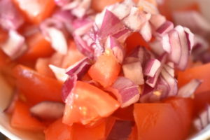 Tomatsalat - opskrift på nem salsa med tomat