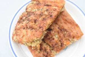 Madbrød med cheddar ost - nemt hvidløgsbrød