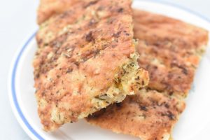 Madbrød med cheddar ost - nemt hvidløgsbrød