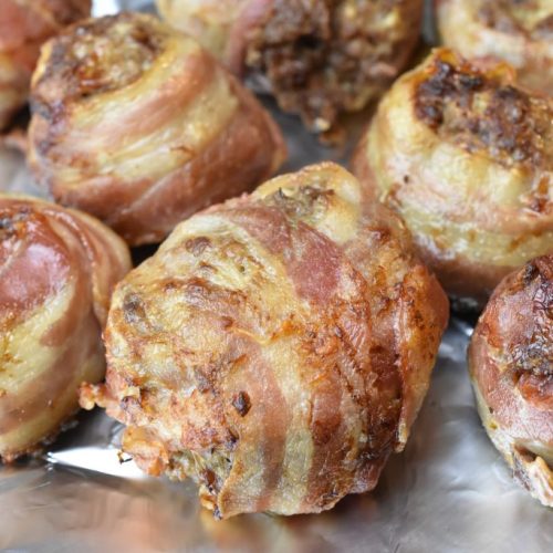 Hakkebøf med bacon – bøffer i baconsvøb