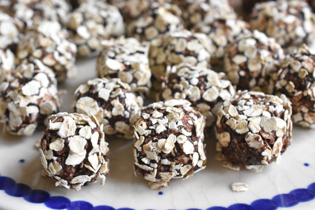 DSC_0589 • nogetiovnen.dk Havregrynskugler opskrift med Nutella og kaffe