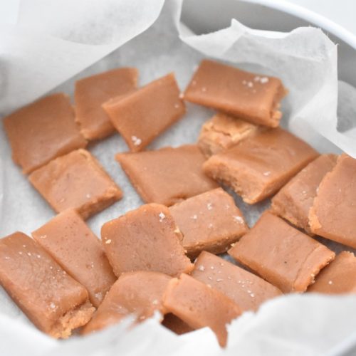 Fudge karameller af kondenseret mælk opskrift