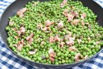 DSC_1226 • nogetiovnenstaging.com Franske ærter - opskrift på ærter med bacon