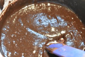 Brownie opskrift med chokolade og karamel