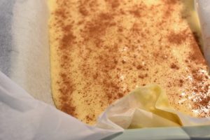 Kage med æble og kanel - nem kanelkage