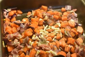 Æggekage i ovn med spidskål & creme fraiche