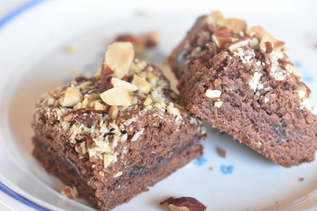 Brownie cookie kage med chokolade - opskrift