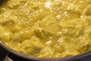 Boller i karry opskrift - nem lækker aftensmad