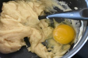 Vandbakkelser - walesboller med fyld opskrift