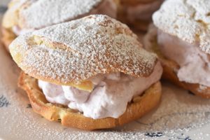 Vandbakkelser - walesboller med fyld opskrift