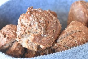 Boller med kakao koldhævede med havregryn