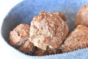 Boller med kakao koldhævede med havregryn