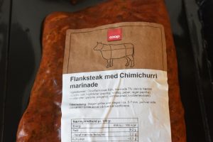 Flanksteak på grill - marineret. Grillet flanksteak