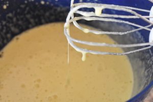 Chokoladekage med smørcreme nem opskrift