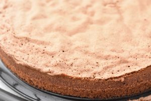 Chokoladekage med smørcreme nem opskrift