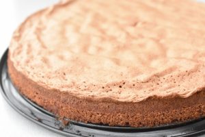 Chokoladekage med smørcreme nem opskrift 