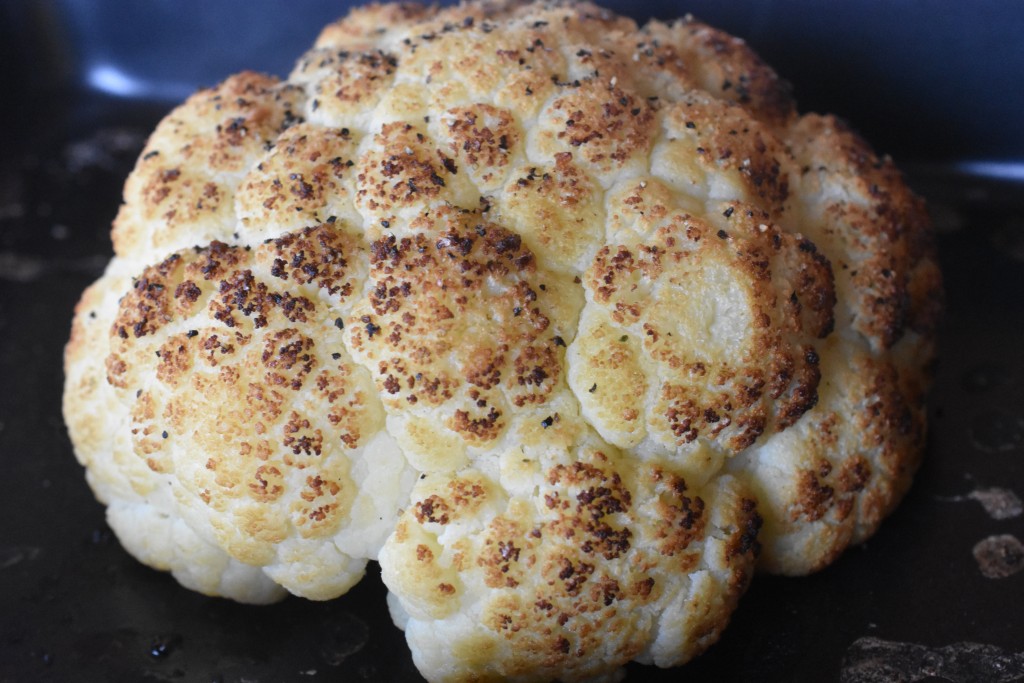 Bagt blomkål i ovn - med smør og krydderier