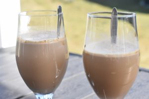 DSC_1488 • nogetiovnen.dk Dalgona kaffe med Bailey nem iskaffe opskrift