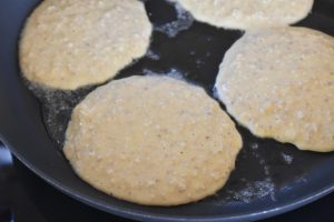 Pandekager med havregryn til brunch - sunde