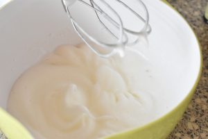 Tvebakkekage - makronkage med tvebakker