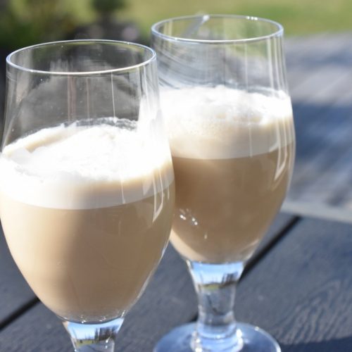 Iskaffe opskrift med vaniljeis - nem og lækker